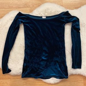Off Shoulders Green Velvet top Size S